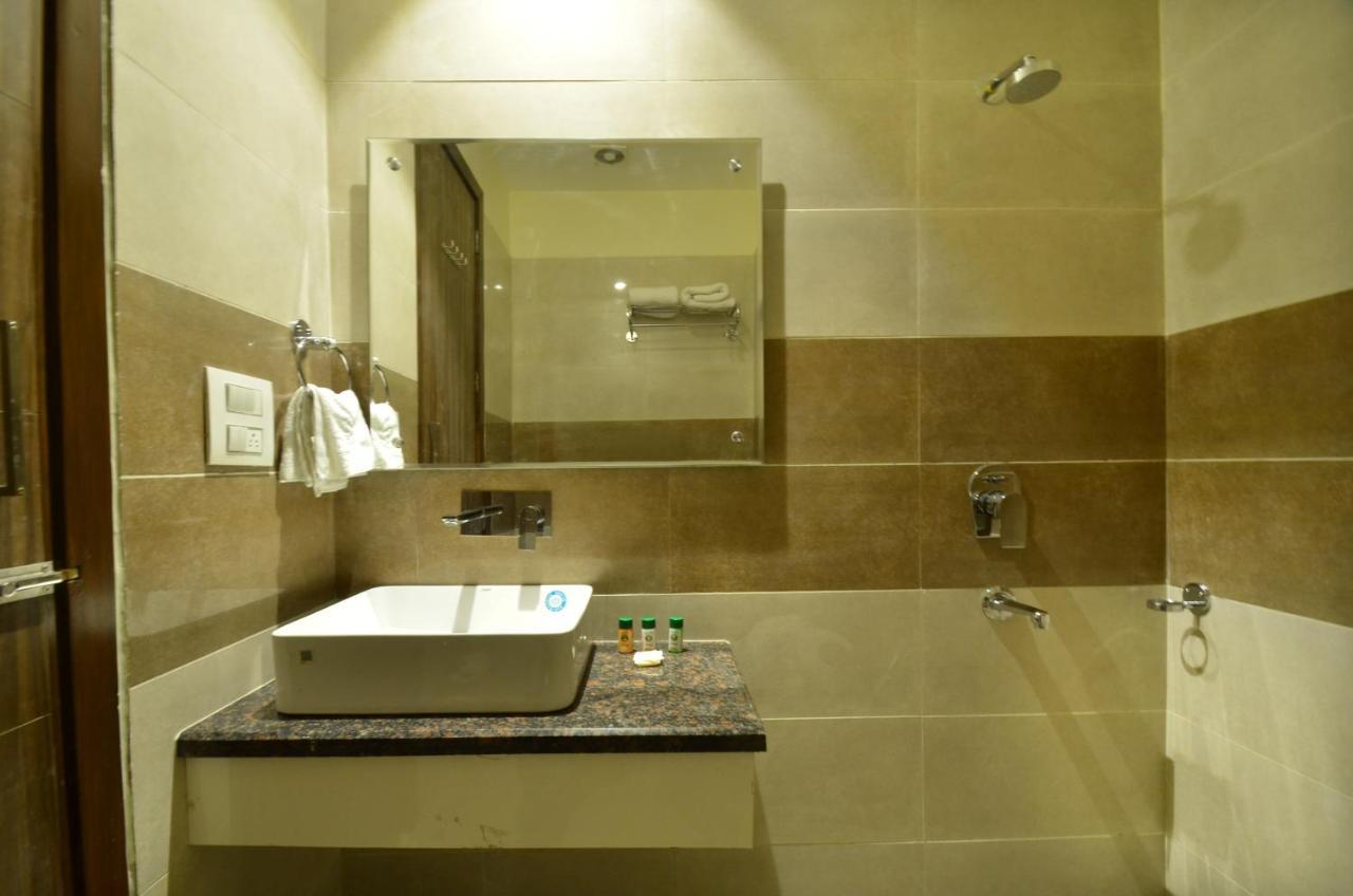 Capital O 8510 Welcome Inn Amritsar Luaran gambar